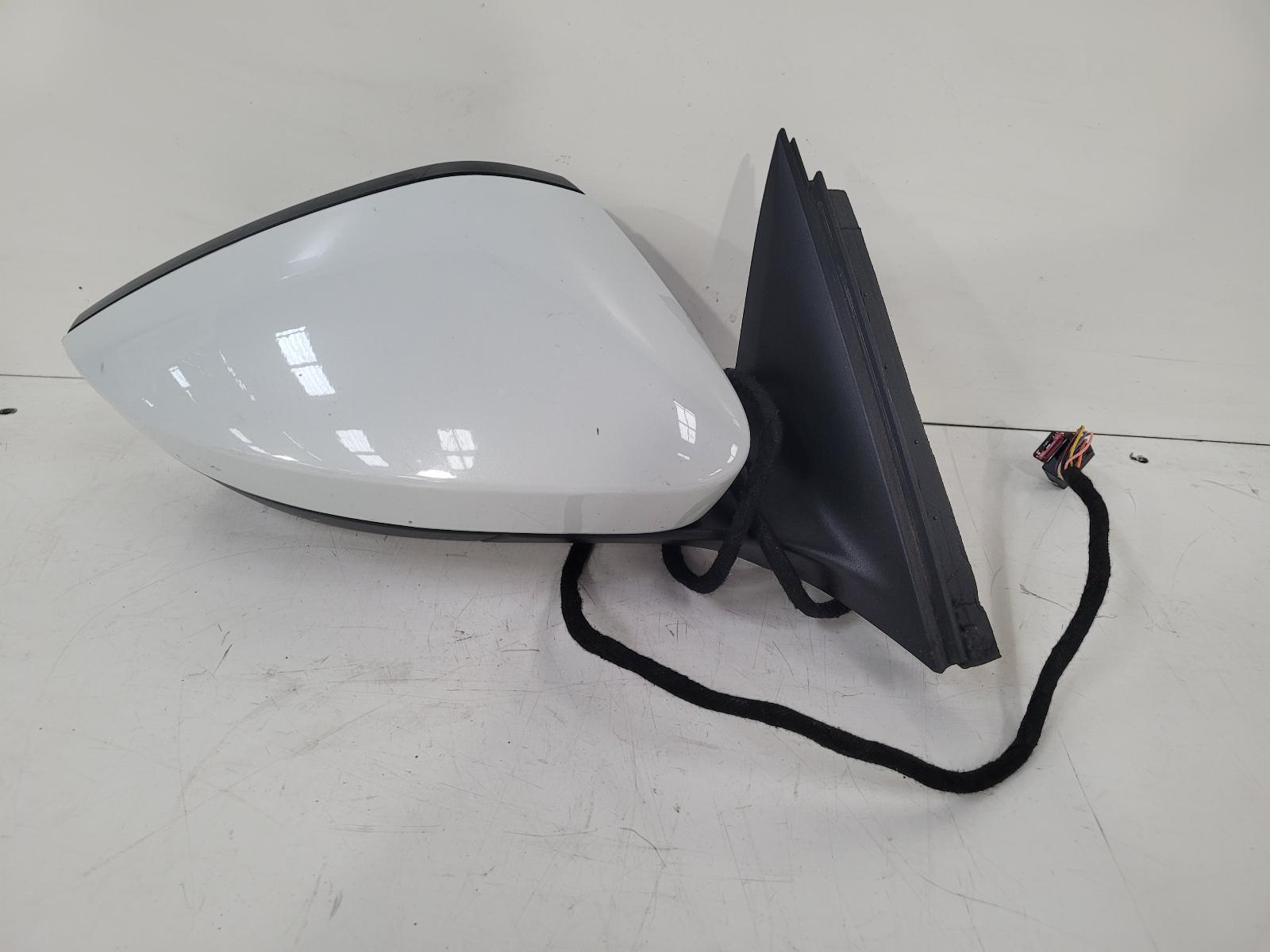 View Auto part R Door Mirror Skoda Superb 2023