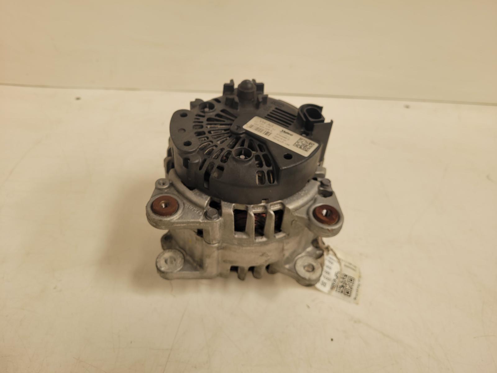 View Auto part Alternator Skoda Superb 2023