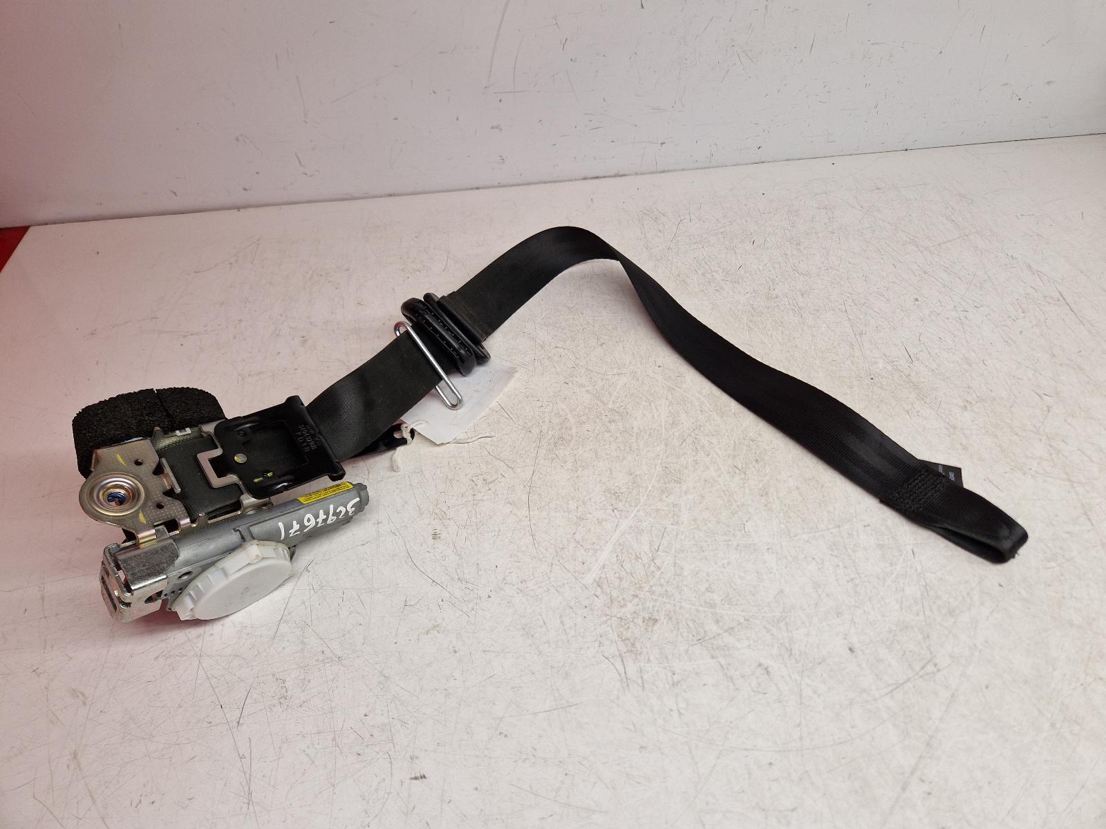 View Auto part Seat Belt Ford Fiesta 2014