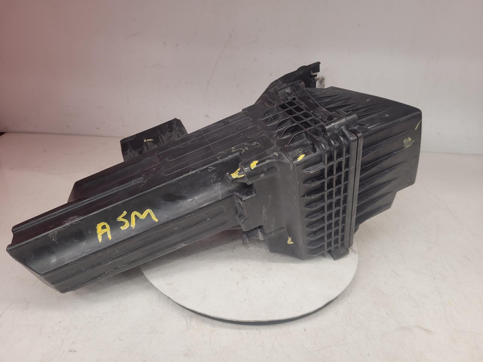 View Auto part Air Cleaner/Box Ford Fiesta 2014
