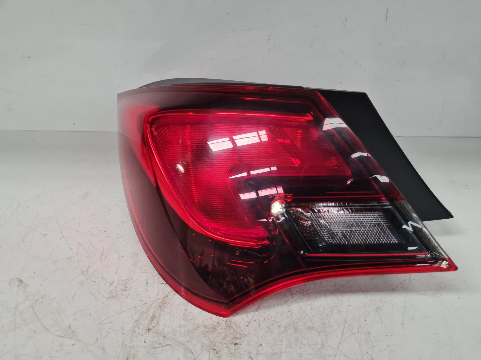 View Auto part L Taillight Vauxhall Astra 2016
