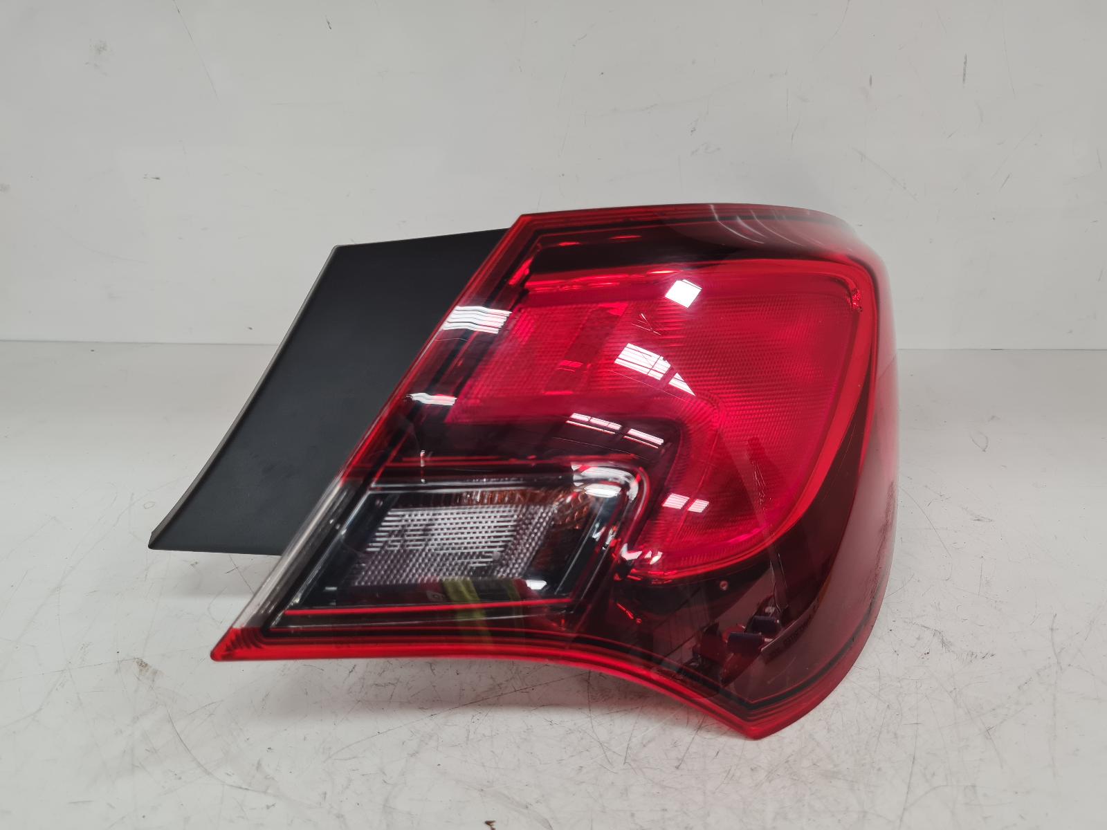 View Auto part R Taillight Vauxhall Astra 2016