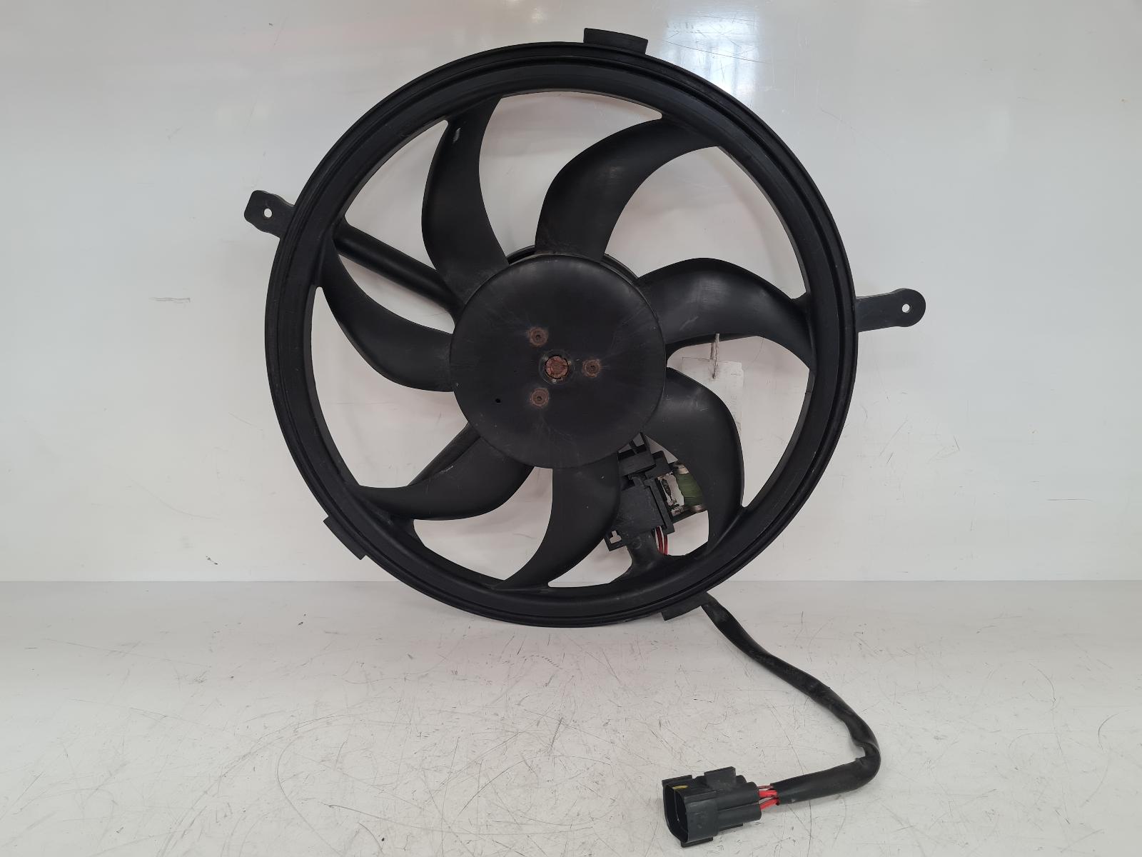 View Auto part Engine Cooling Motor Mini (bmw) Mini 2011