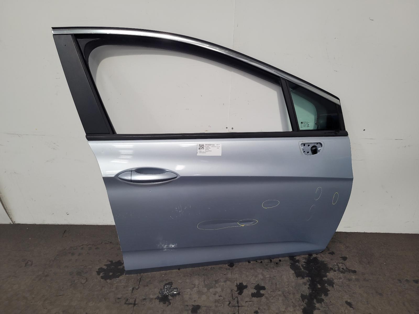View Auto part R Front Door Vauxhall Astra 2016