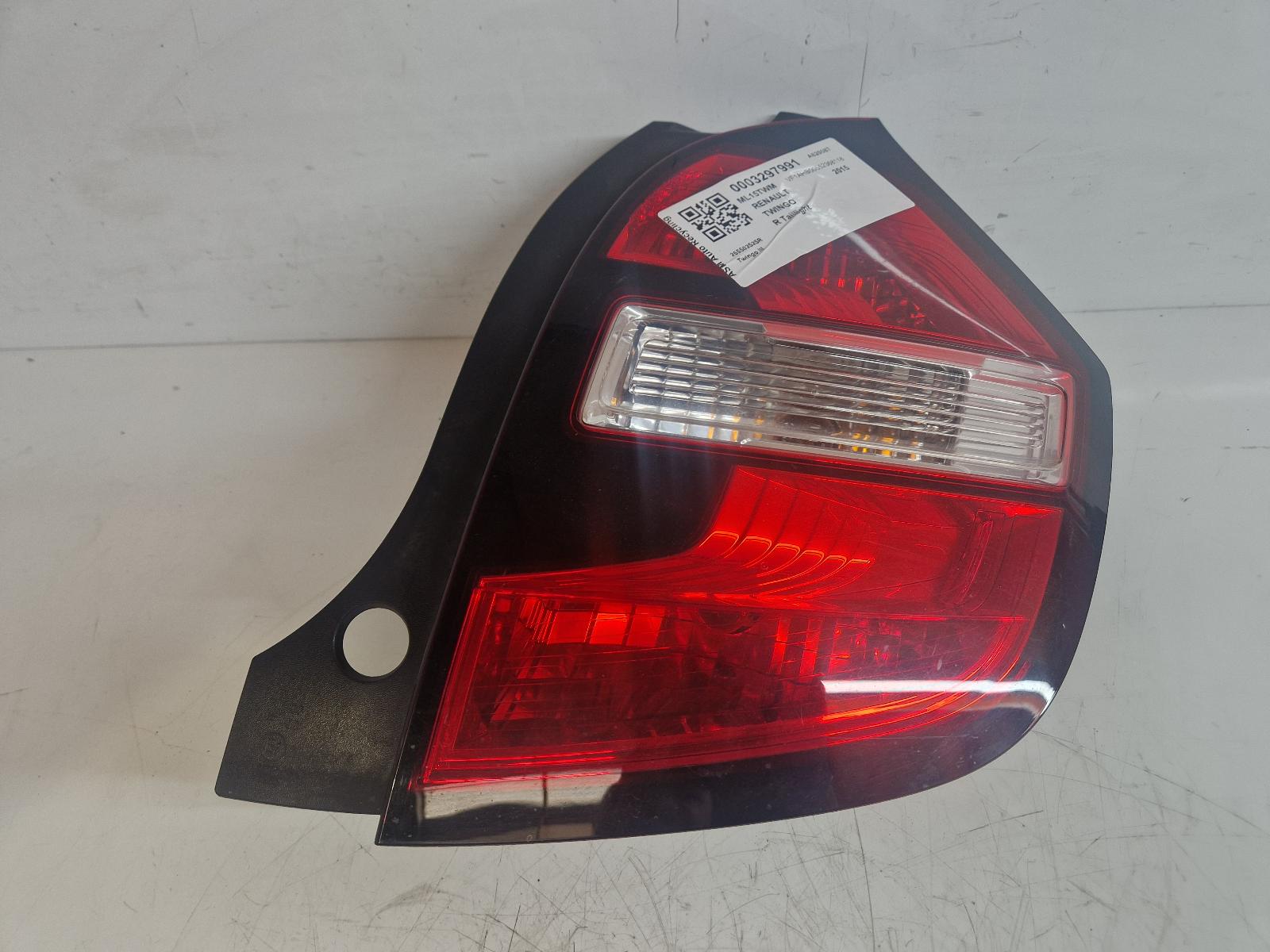 View Auto part R Taillight Renault Twingo 2015