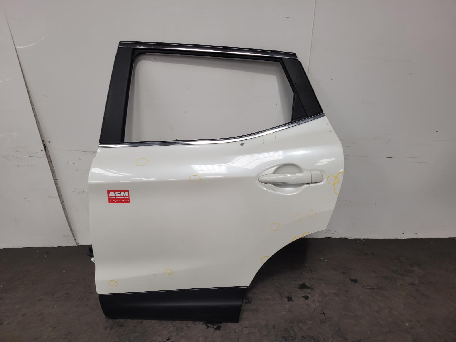 View Auto part L Rear Door Nissan Qashqai 2015
