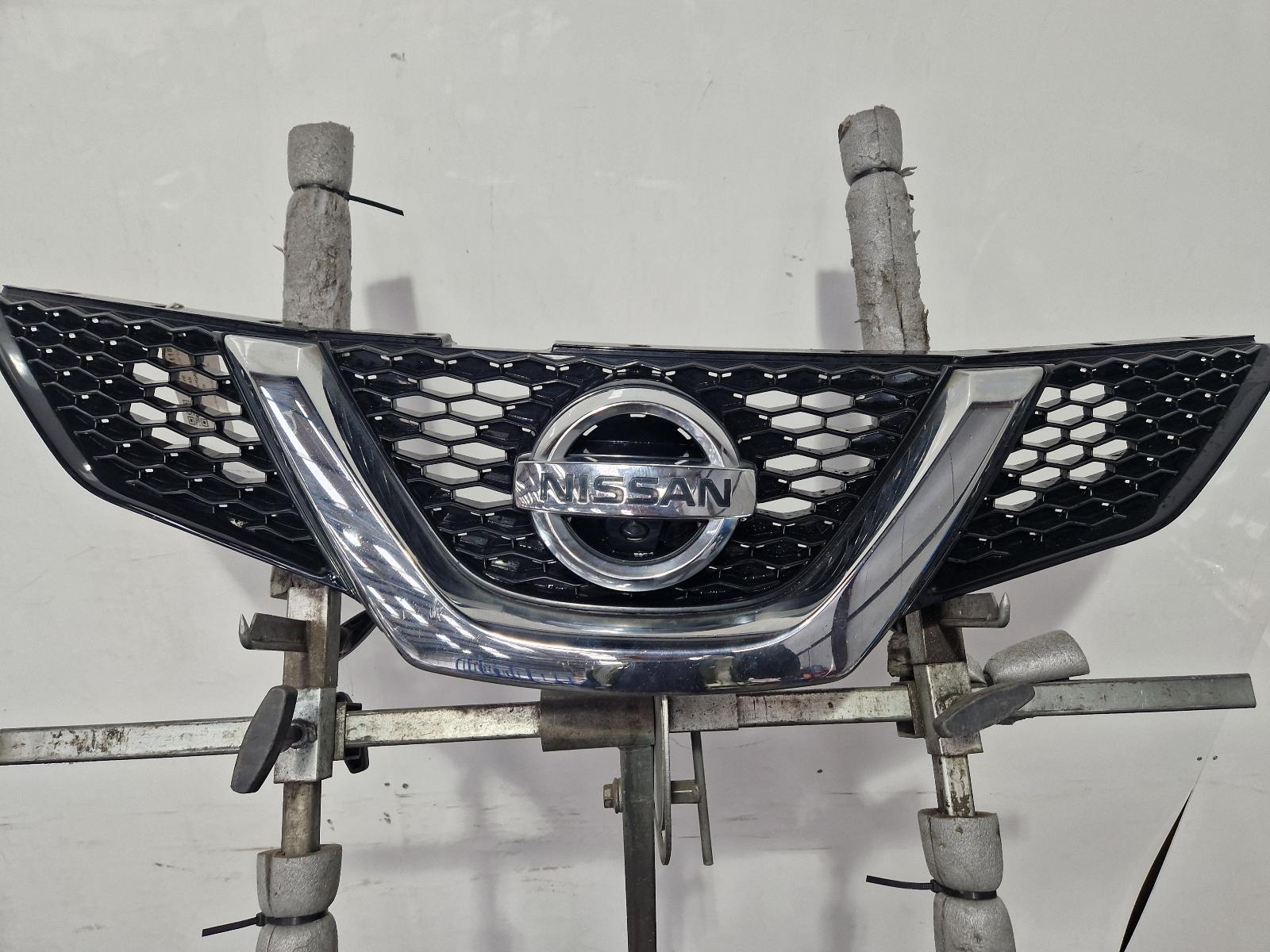 View Auto part Grille Nissan Qashqai 2015