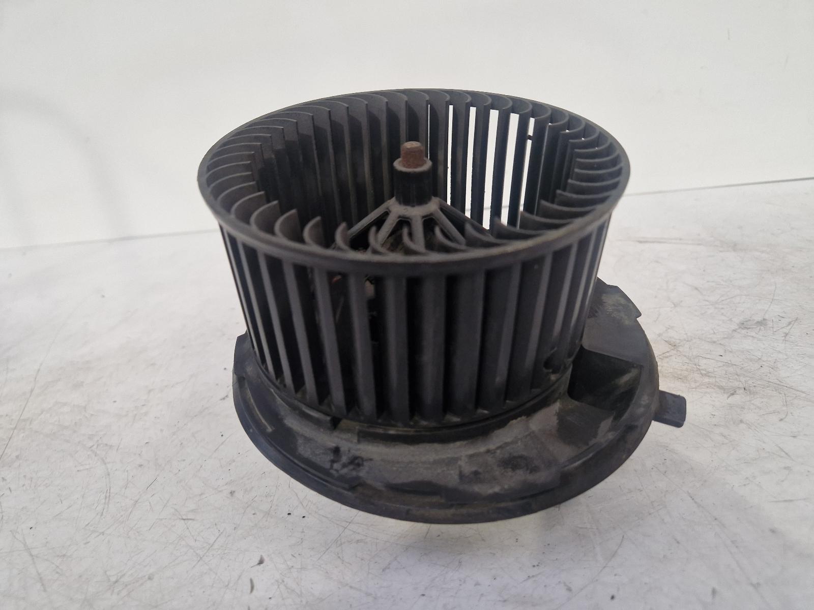 View Auto part Heater Motor/Assembly Volkswagen Caddy 2015