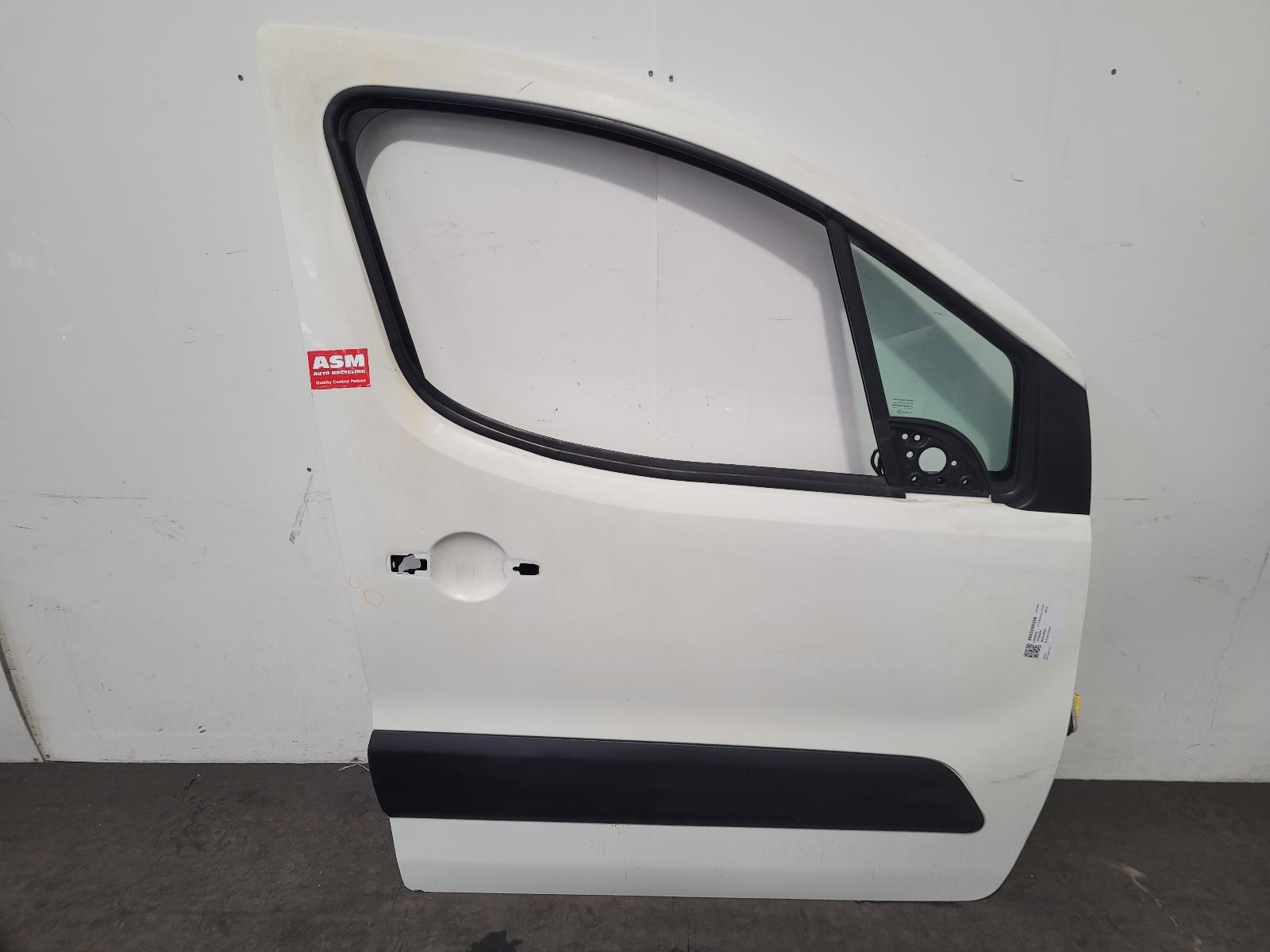 View Auto part R Front Door Citroen Berlingo 2013