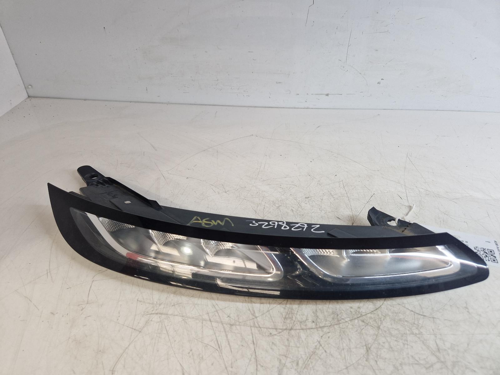 View Auto part R Sidelight/Daytime Running Light (DRL) Citroen C4 Cactus 2017