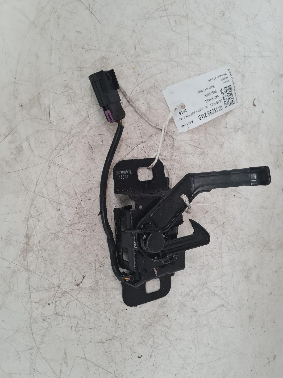 View Auto part Bonnet Latch Vauxhall Insignia 2015
