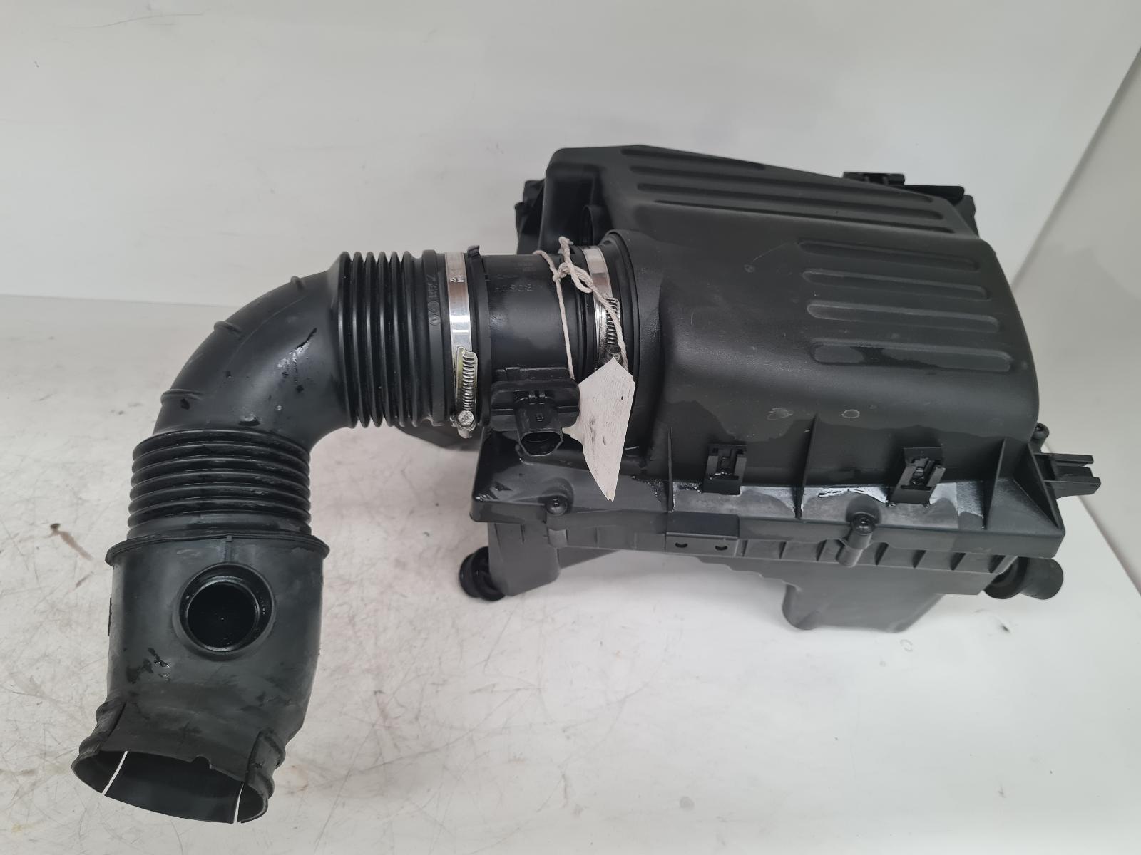 View Auto part Air Cleaner/Box Vauxhall Insignia 2015
