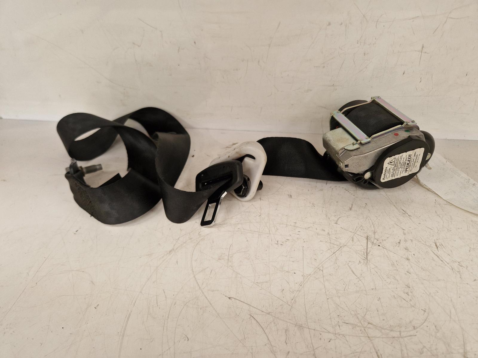 View Auto part Seat Belt Peugeot 2008 2014