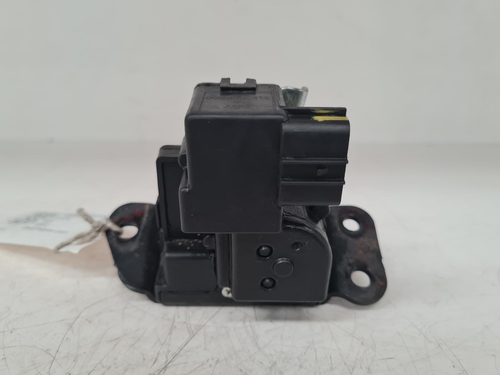 View Auto part Bootlid/Tailgate Lock Kia Ceed 2011