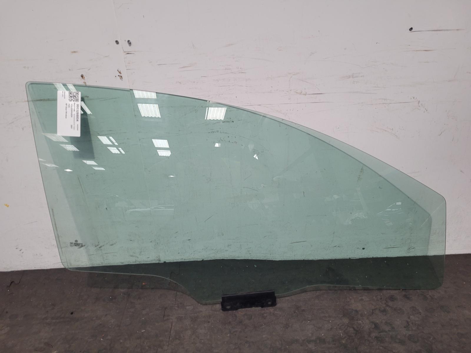 View Auto part RF Door Window Volkswagen Fox 2007