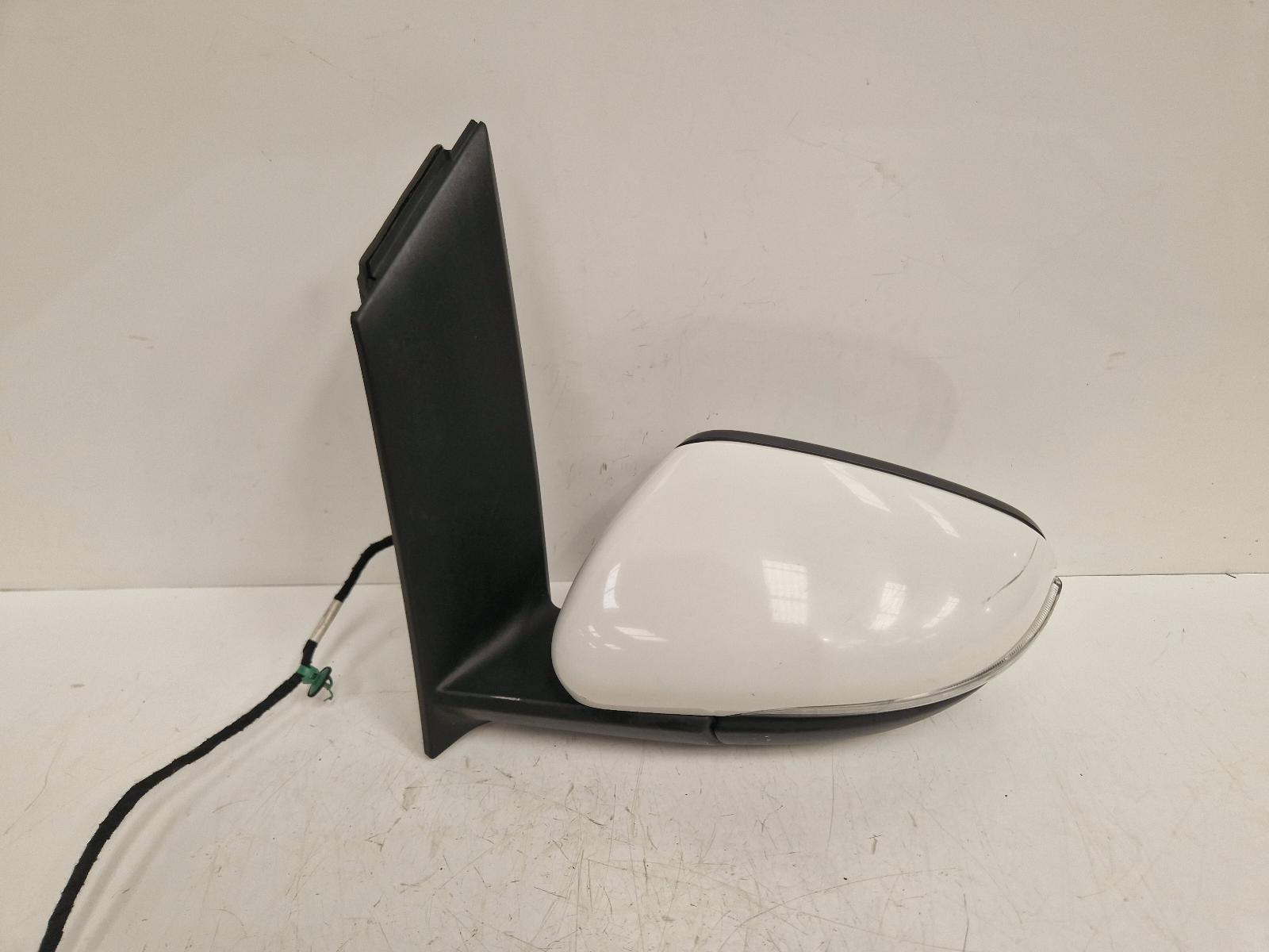 View Auto part L Door Mirror Volkswagen Touran 2013