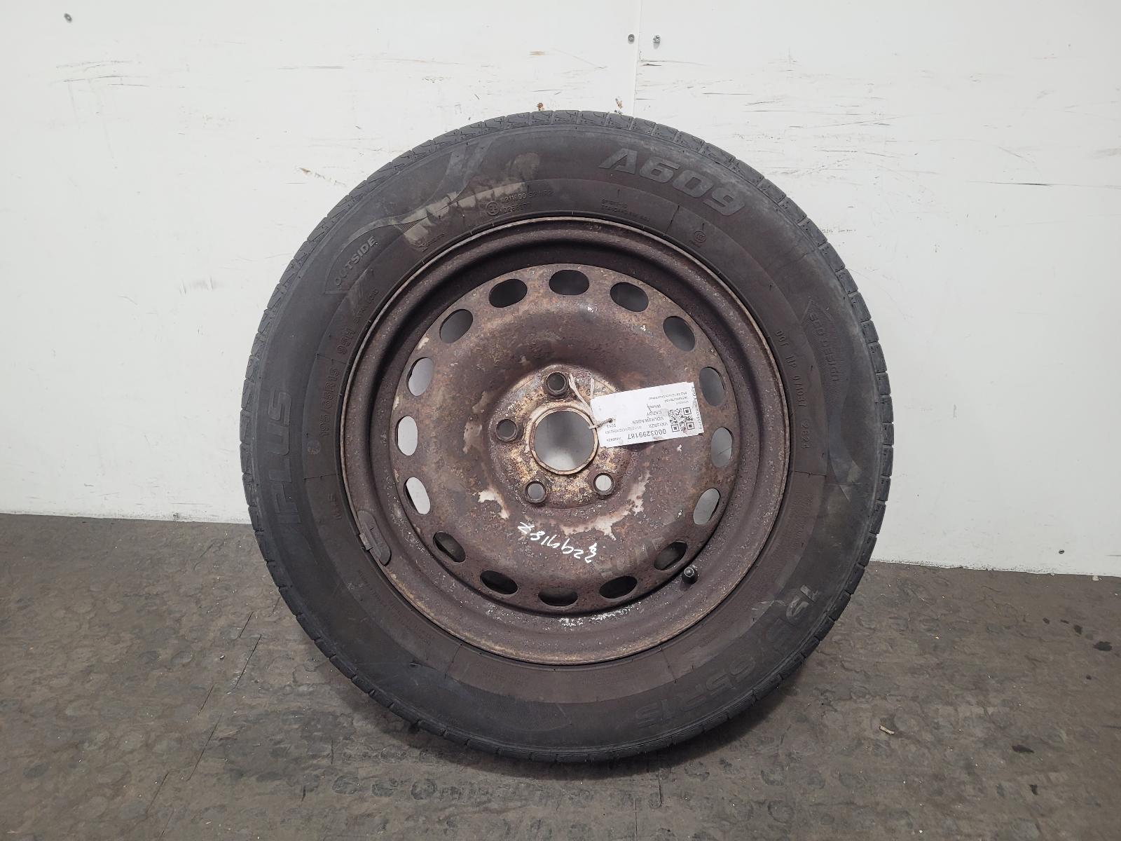 View Auto part Wheel Volkswagen Caddy 2013