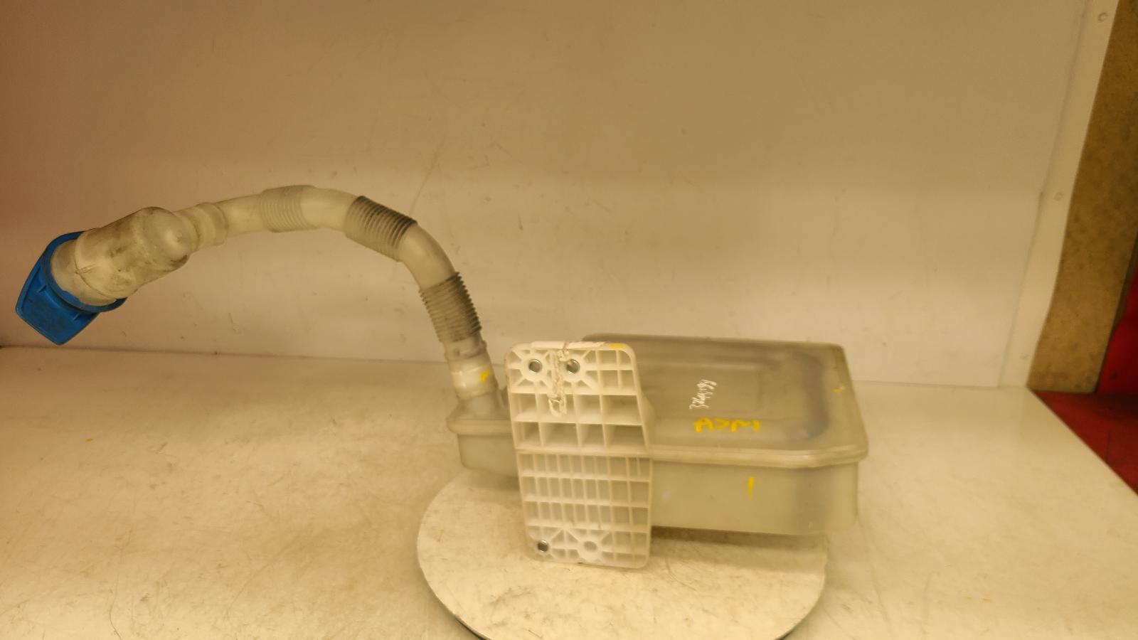 View Auto part Washer Bottle Volkswagen Caddy 2013