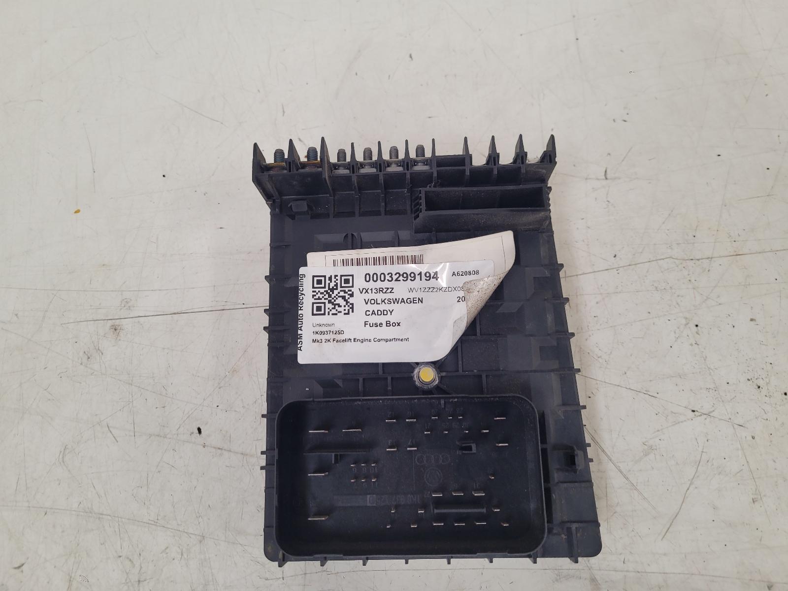 View Auto part Fuse Box Volkswagen Caddy 2013