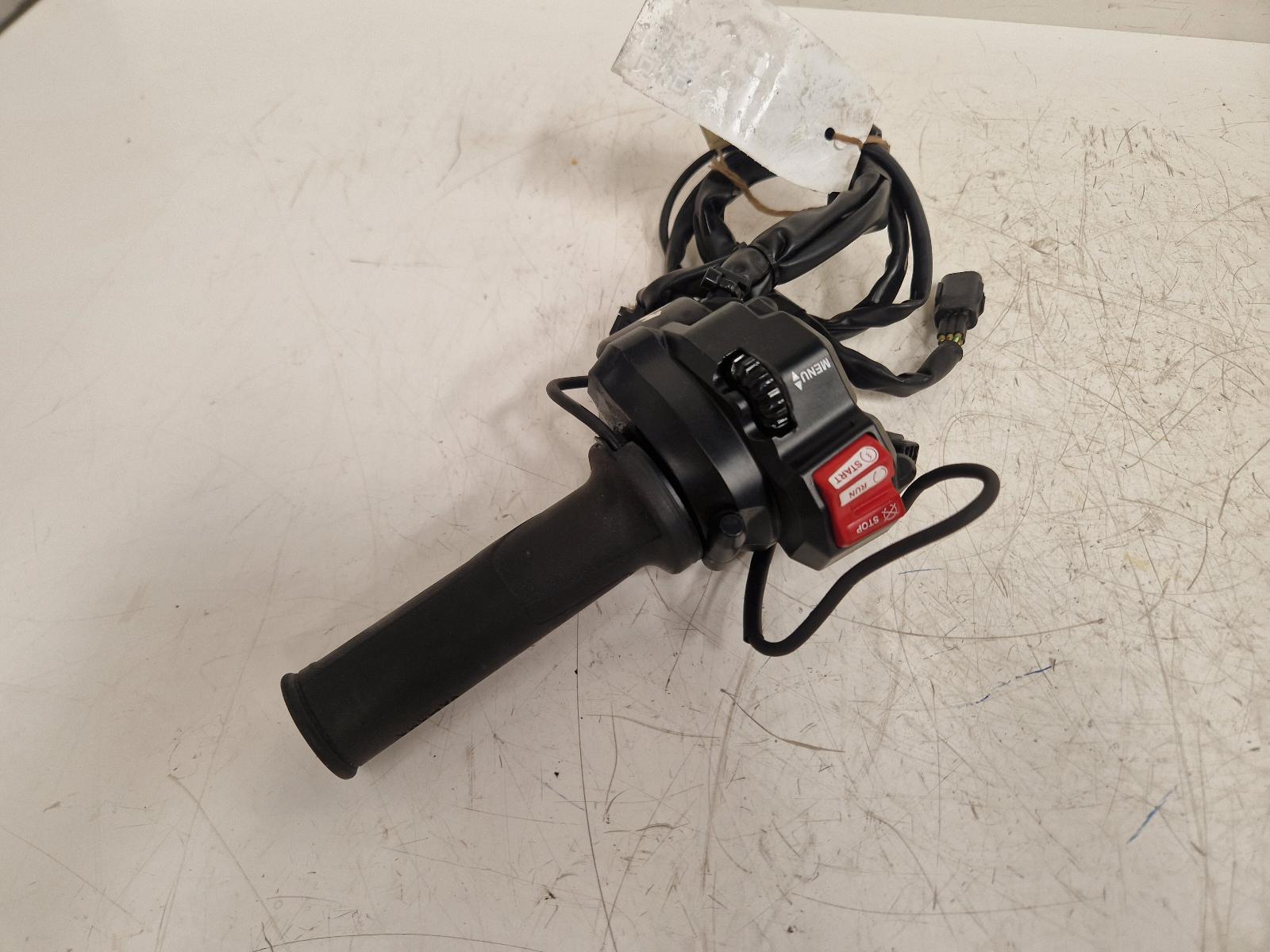View Auto part RH Switch Gear Yamaha Mt-09 Sp 2021