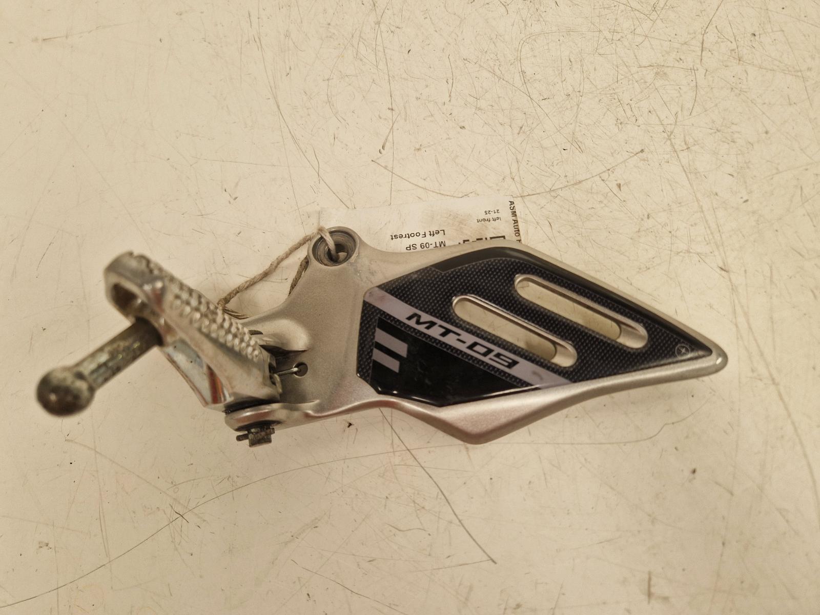 View Auto part Left Footrest Yamaha Mt-09 Sp 2021