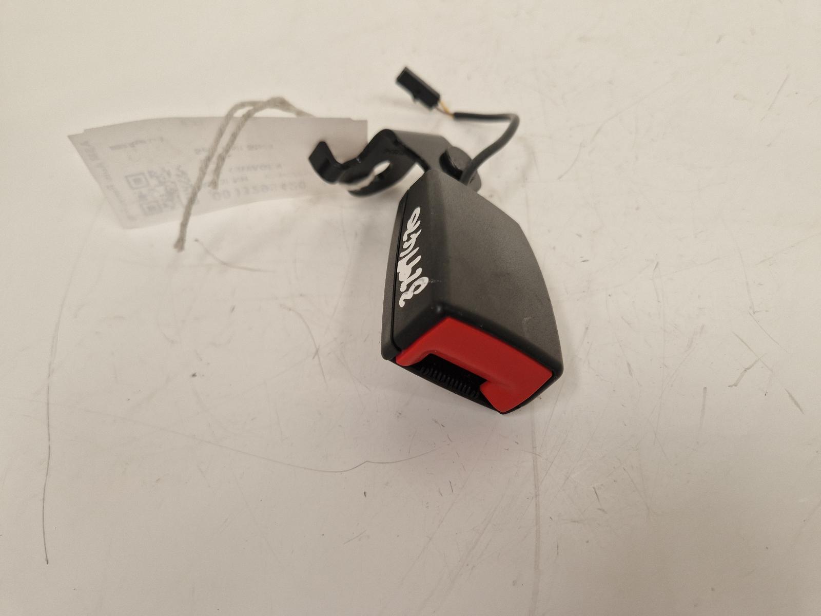 View Auto part Seat Belt Volkswagen Up 2013