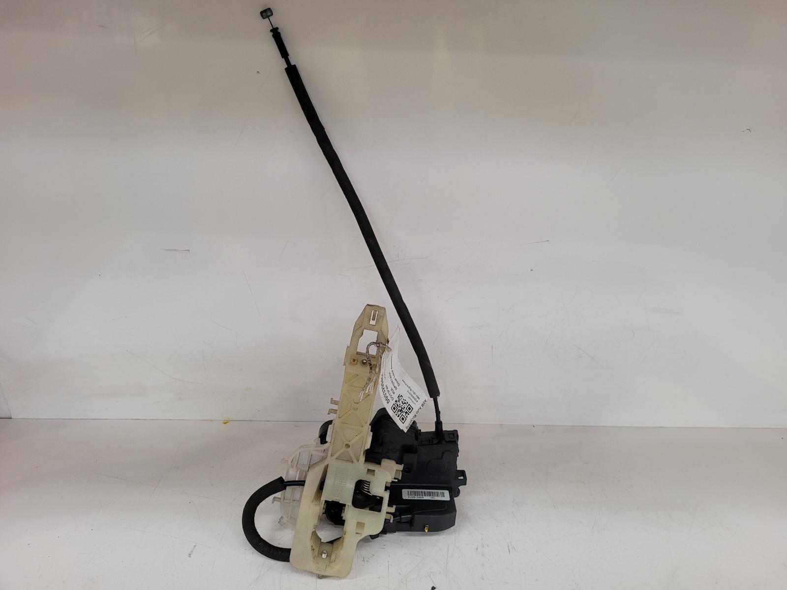 View Auto part Door Lock Assembly Kia Sportage 2013