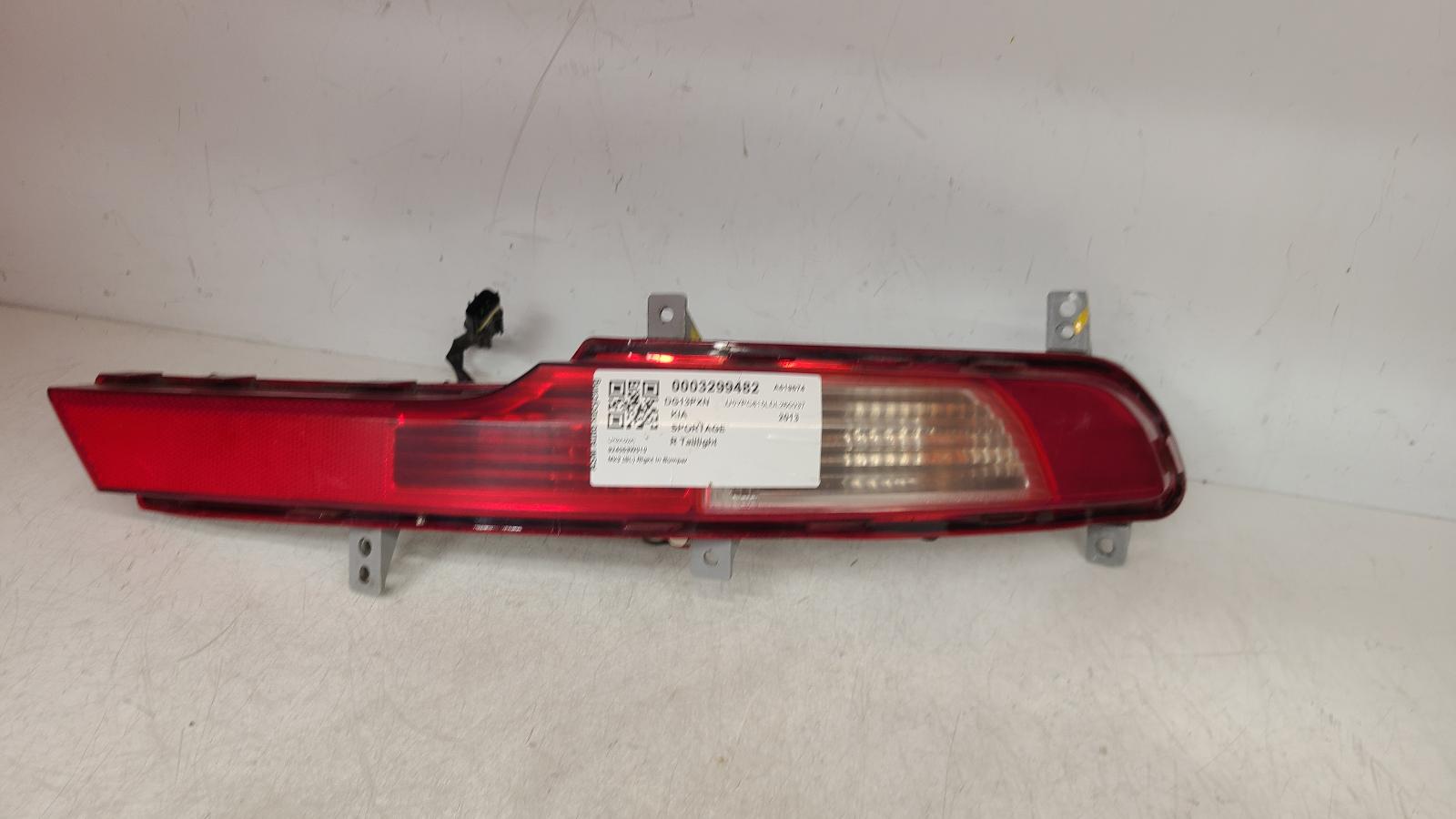 View Auto part R Taillight Kia Sportage 2013