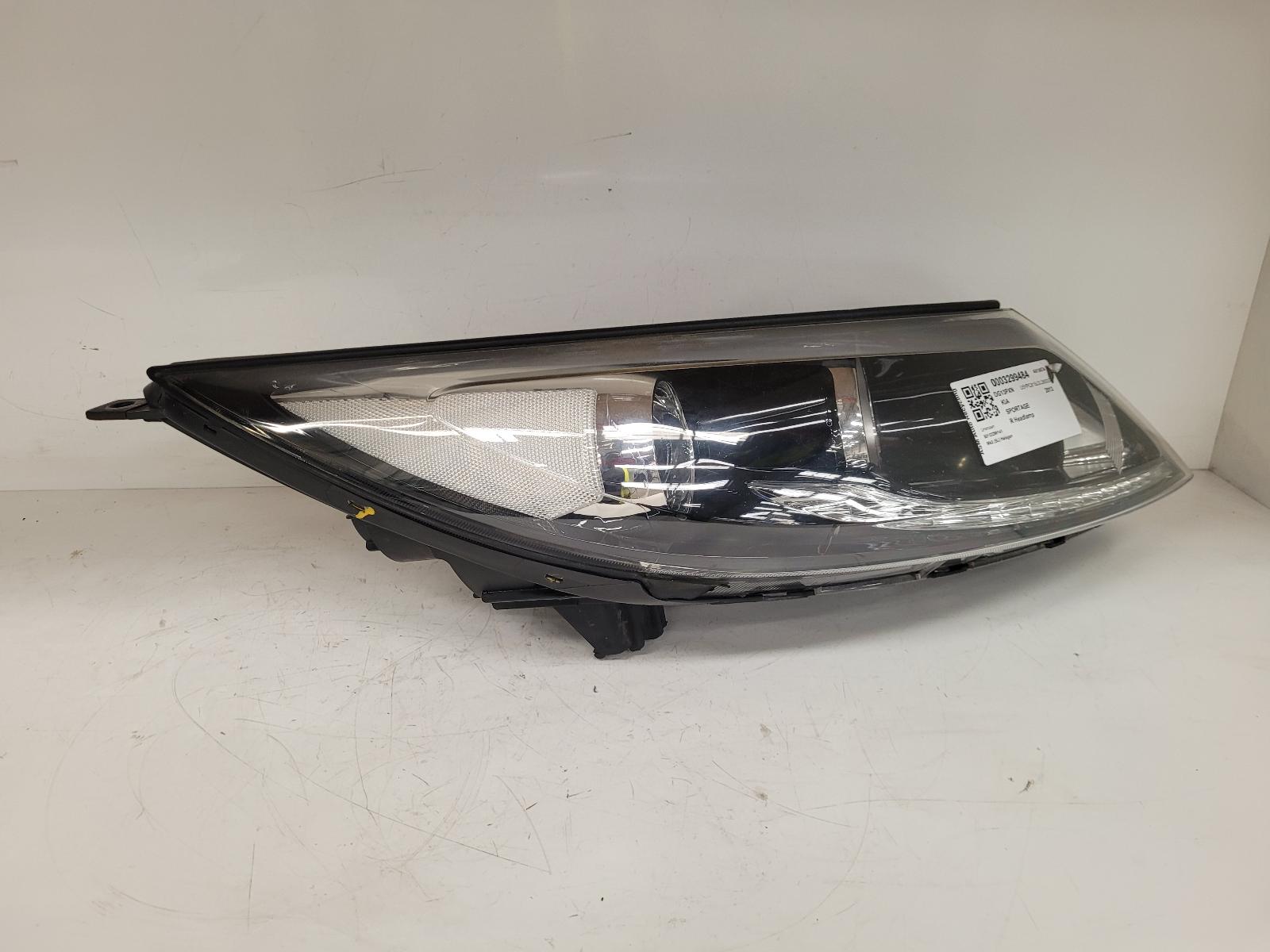 View Auto part R Headlamp Kia Sportage 2013