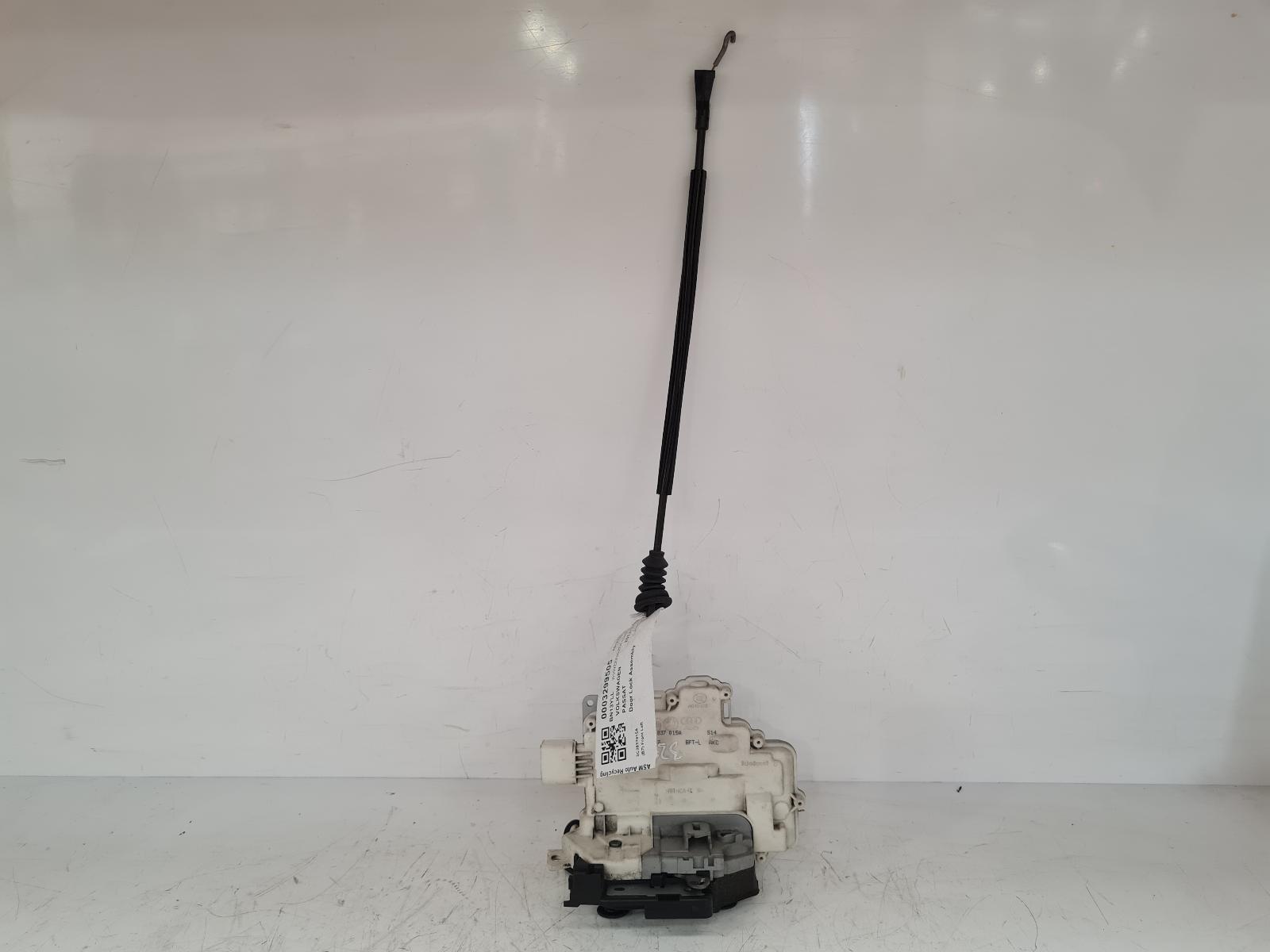 View Auto part Door Lock Assembly Volkswagen Passat 2013