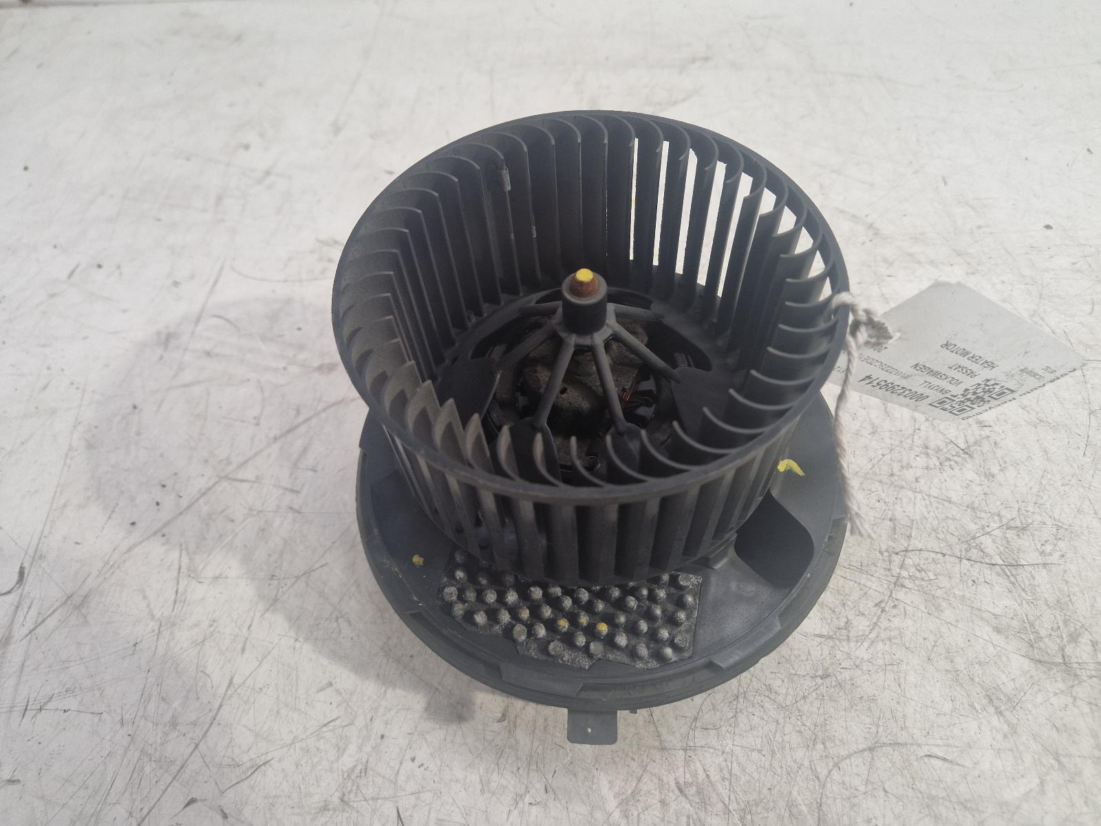 View Auto part Heater Motor/Assembly Volkswagen Passat 2013