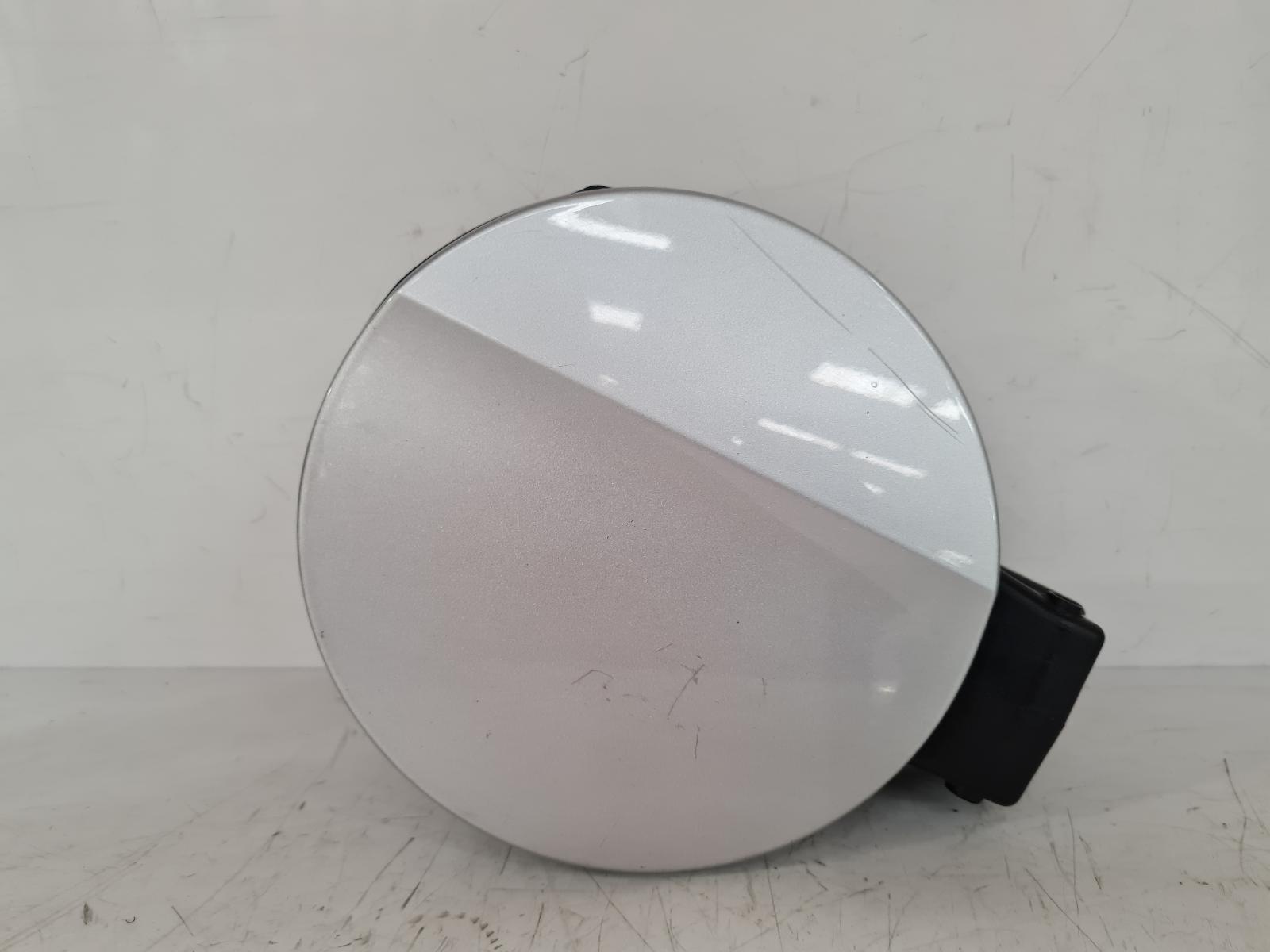View Auto part Fuel Filler Flap Volkswagen Passat 2013