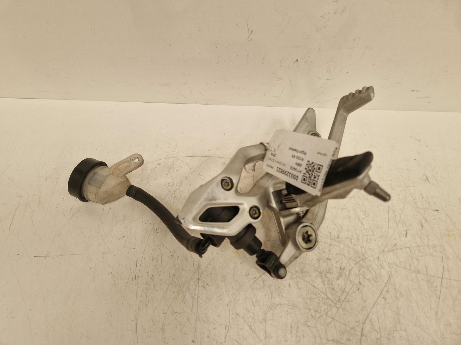 View Auto part Right Footrest Bmw R1200 Rs 2018