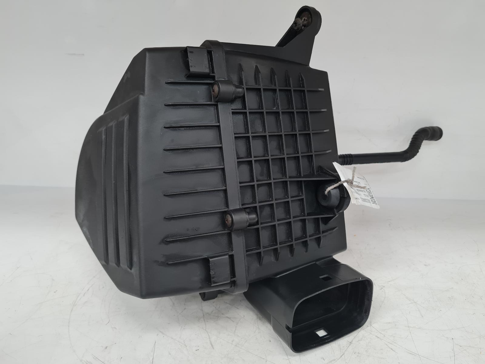 View Auto part Air Cleaner/Box Volkswagen Polo 2011