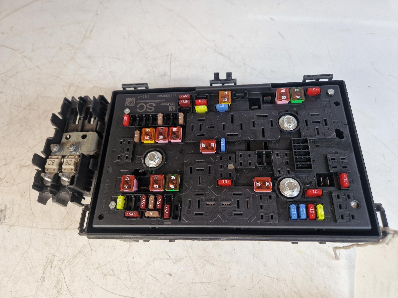View Auto part Fuse Box Vauxhall Astra 2011