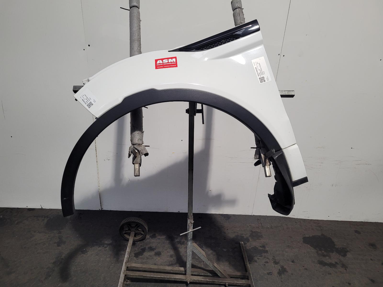 View Auto part L Wing Land Rover Range Rover Evoque 2011