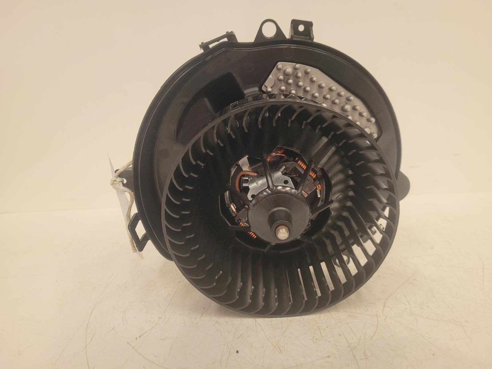 View Auto part Heater Motor/Assembly Audi A3 2025