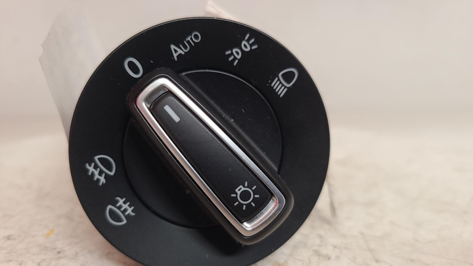 View Auto part Elect. Window Switch Volkswagen Golf 2017