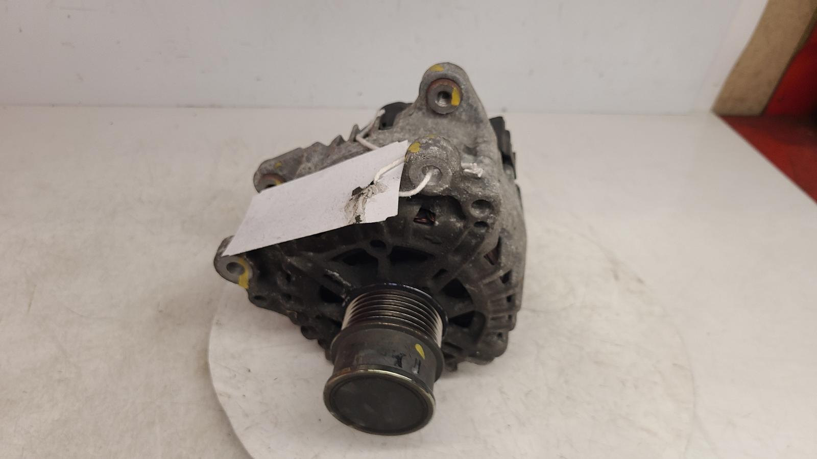 View Auto part Alternator Volkswagen Golf 2017