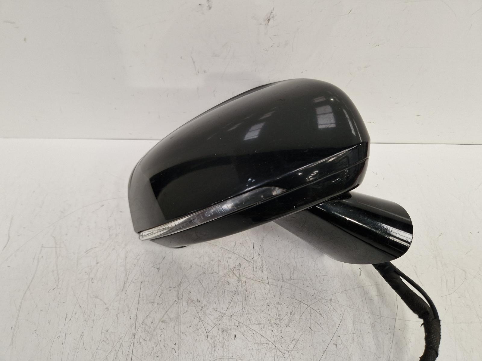 View Auto part R Door Mirror Volvo S60 2020