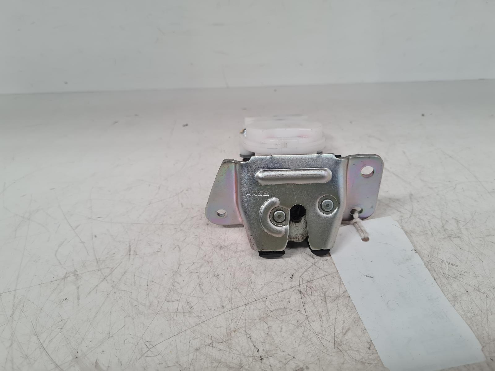 View Auto part Bootlid/Tailgate Lock Mitsubishi Asx 2011