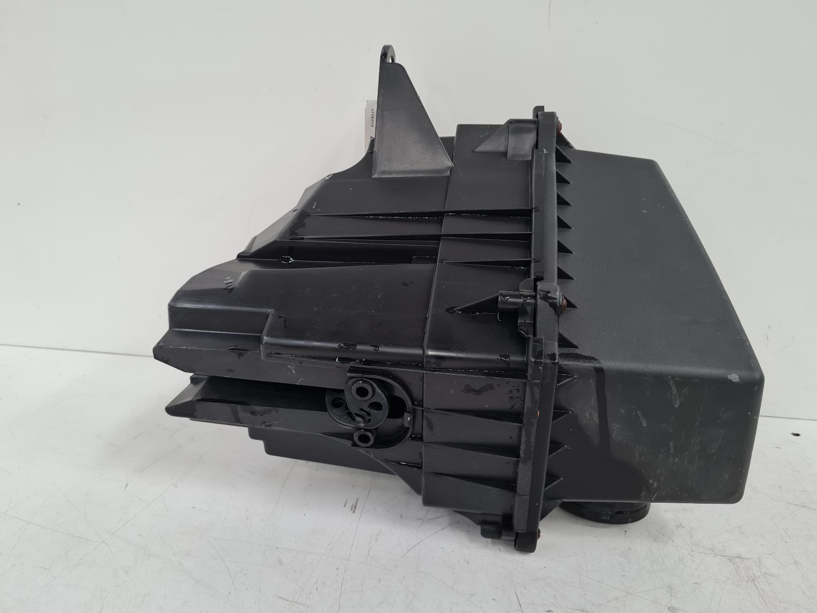 View Auto part Air Cleaner/Box Volkswagen Polo 2013