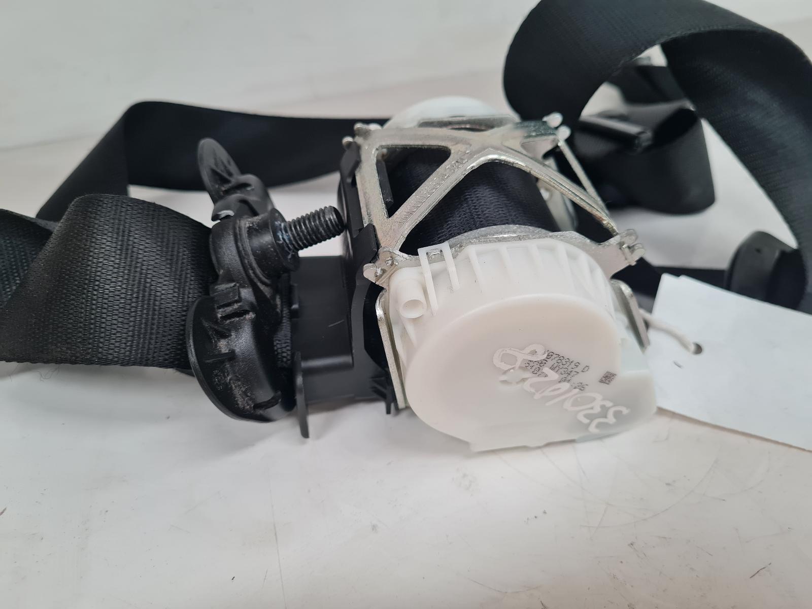 View Auto part Seat Belt Bmw 1 Series 2014