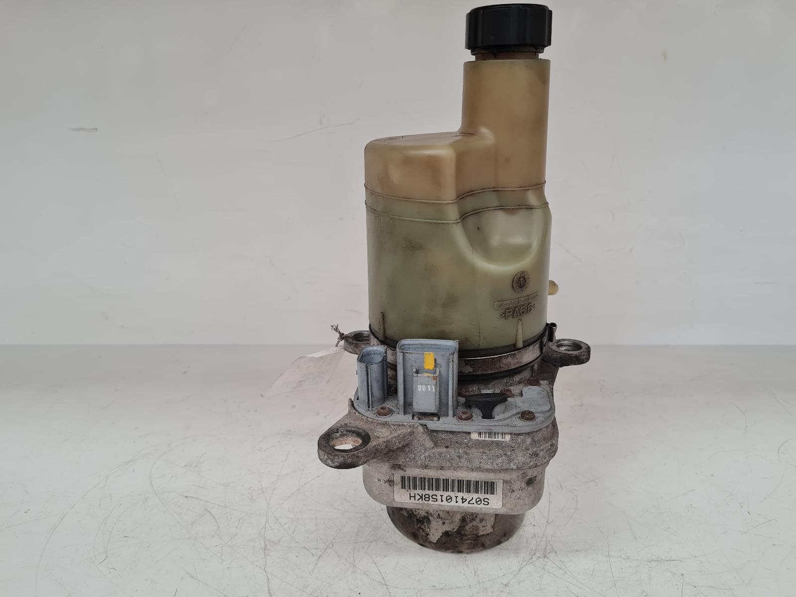 View Auto part Steering Pump Volvo V50 2011