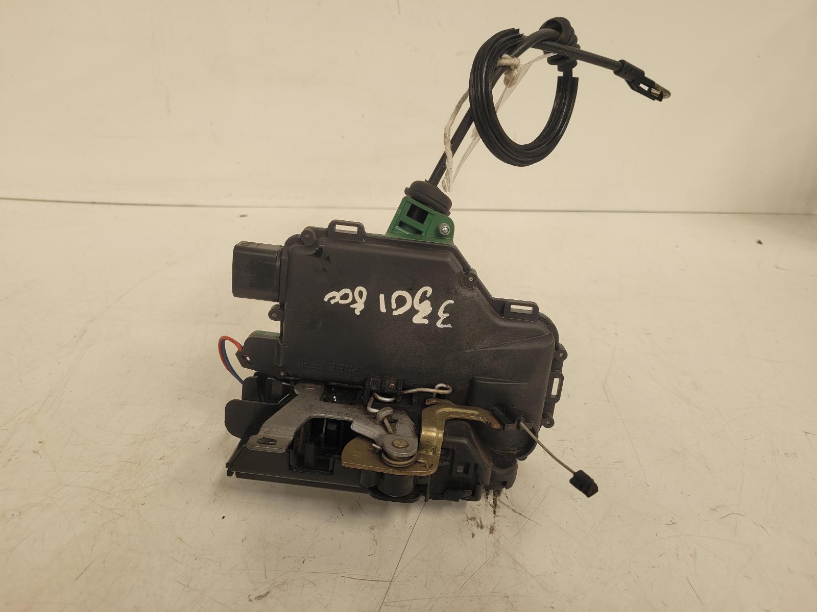 View Auto part Door Lock Assembly Volkswagen Golf 2003