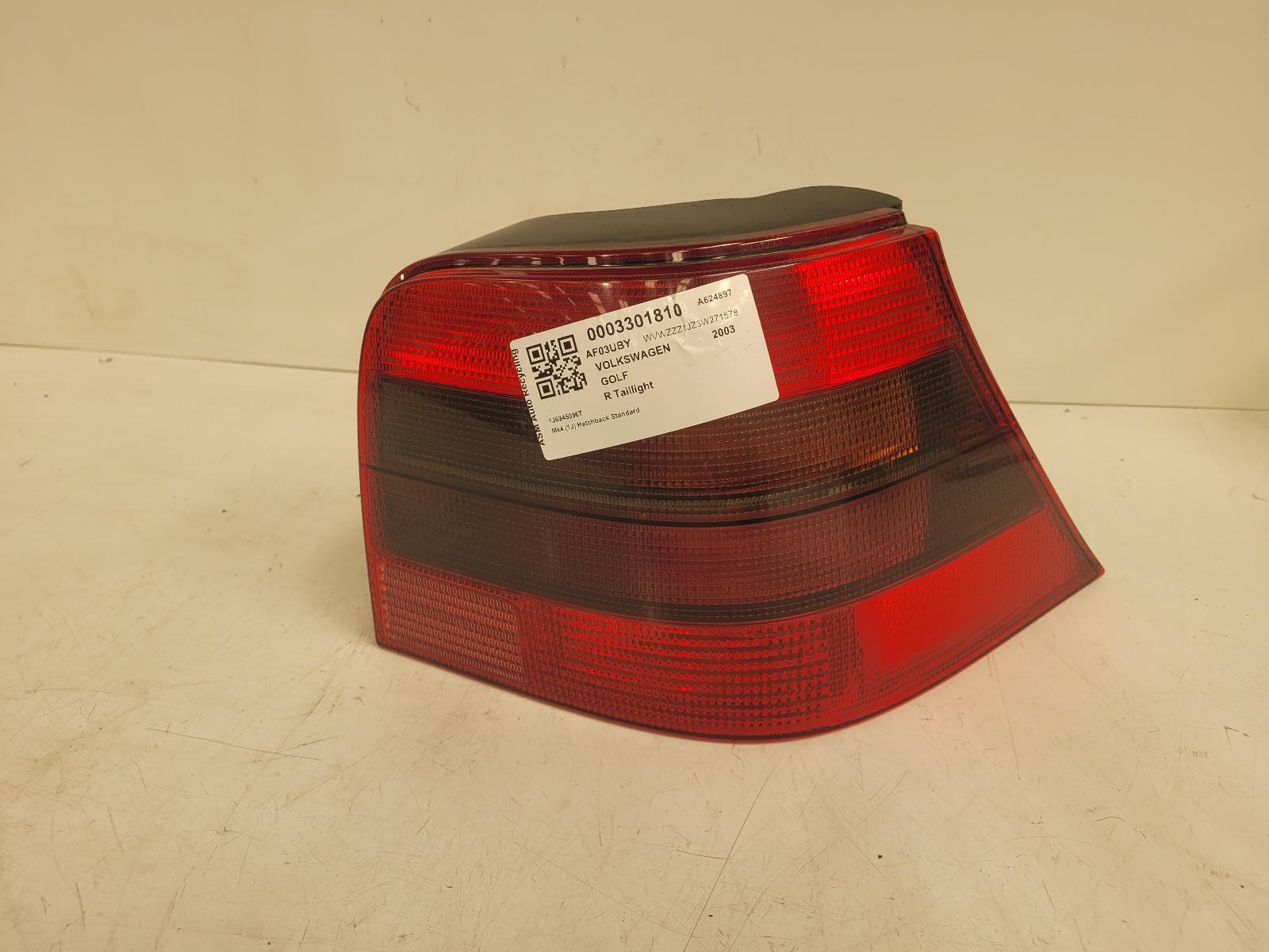 View Auto part R Taillight Volkswagen Golf 2003