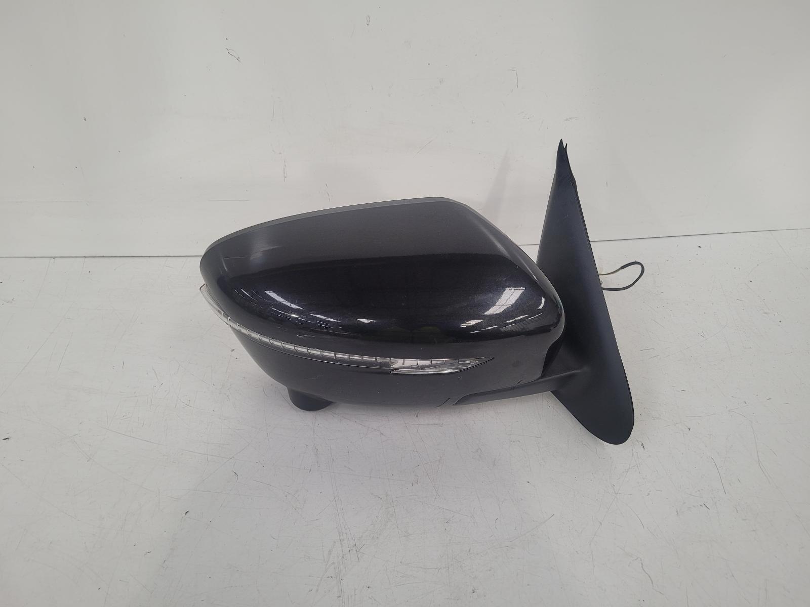 View Auto part R Door Mirror Nissan Juke 2017