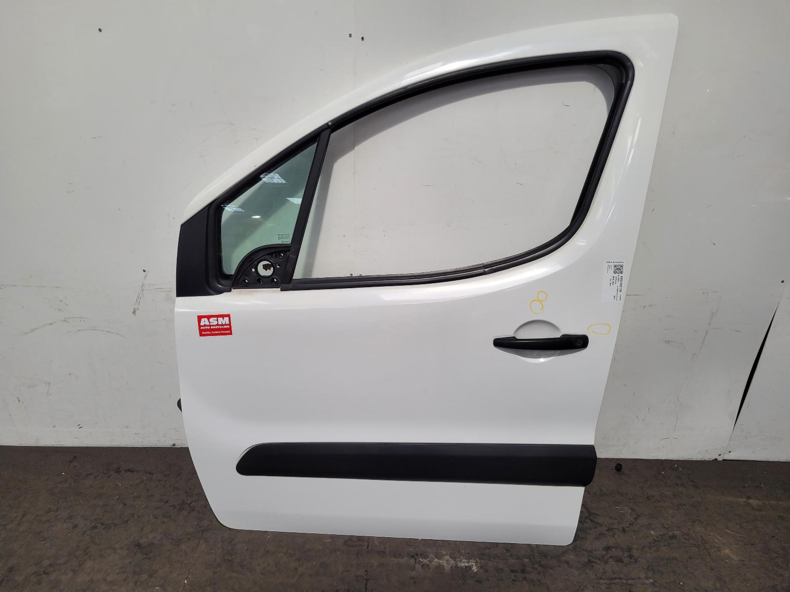 View Auto part L Front Door Citroen Berlingo 2018