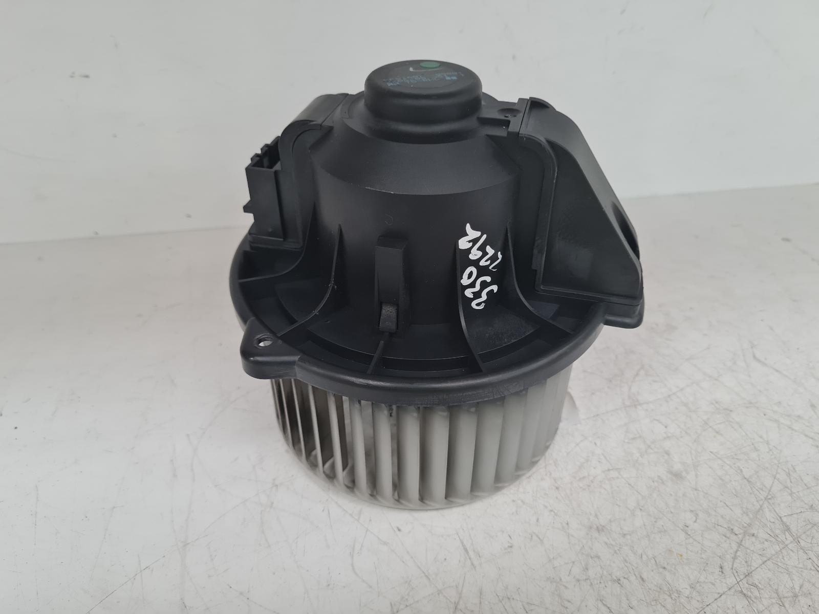 View Auto part Heater Motor/Assembly Land Rover Discovery 2005