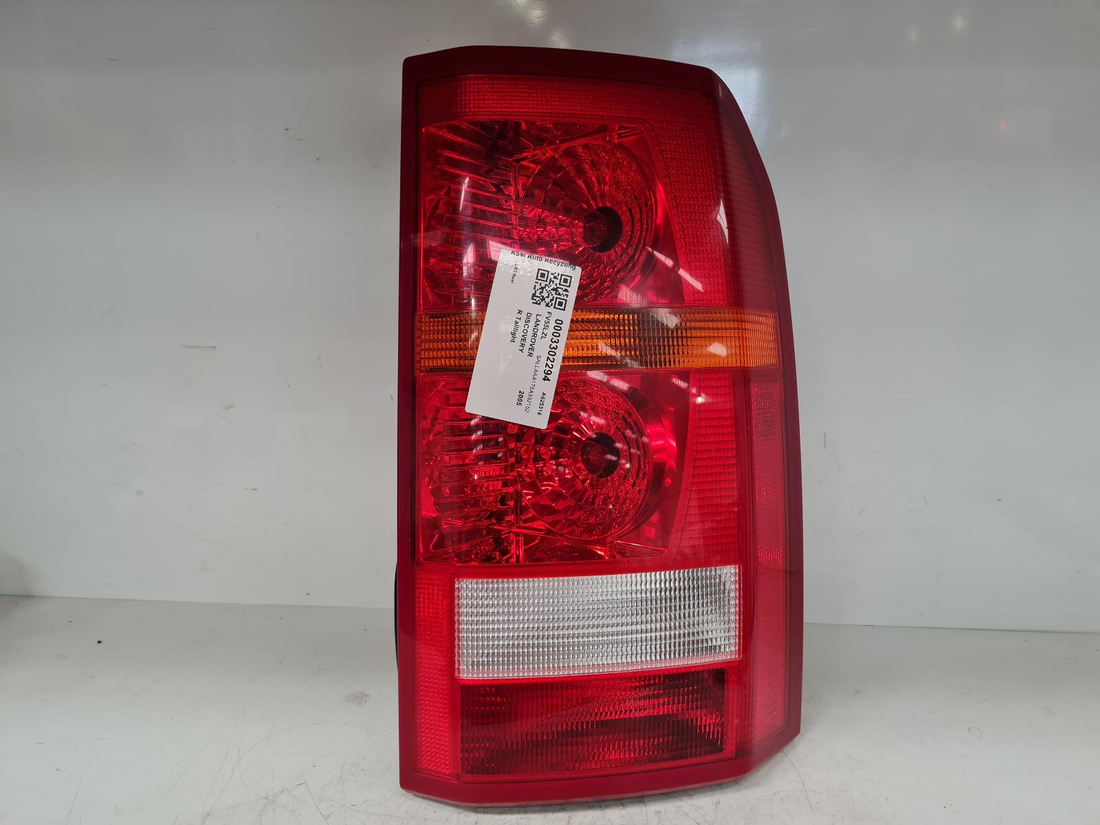 View Auto part R Taillight Land Rover Discovery 2005